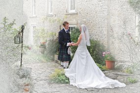 Bride & groom in sketch style image