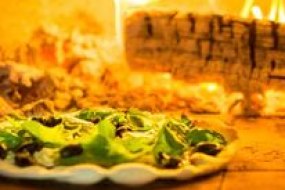 Raphael's Wood Fired Pizza Pizza Van Hire Profile 1