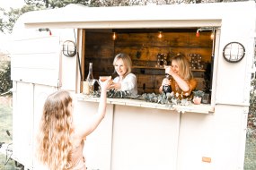 Lily and Lister Horsebox Bar Hire  Profile 1