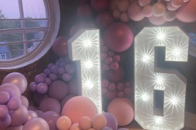 Led numbers & freestanding balloon arch