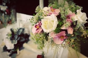 BHGS Floral Design vintage wedding display