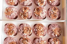 Rose gold glitter cupcakes 