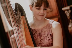 Lizzie Peacock - Harp & Voice Musician Hire Profile 1
