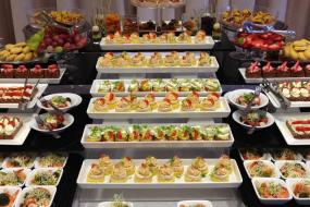 Ditzi's Dining Service Canapes Profile 1