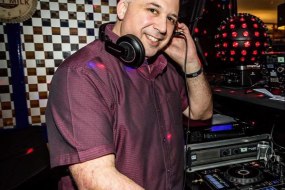 Unforgettable Discos Bands and DJs Profile 1