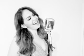 Marianne Singer Singers Profile 1