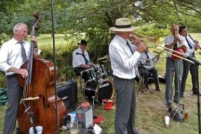Barry Tyler's Original Dixieland Jazz Band Hire Jazz Singer Profile 1