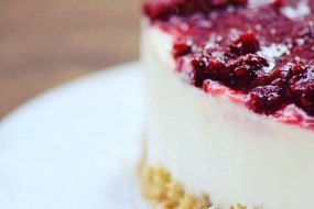 White chocolate and raspberry cheesecake 