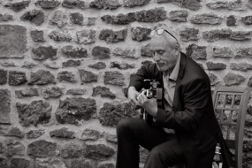 Paul Martin: Solo Acoustic Guitarist Musician Hire Profile 1