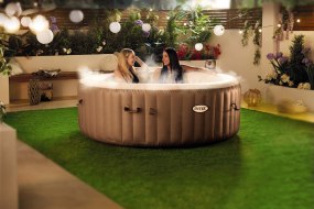 Hot Tub Hire Northamptonshire Hot Tub Hire Profile 1