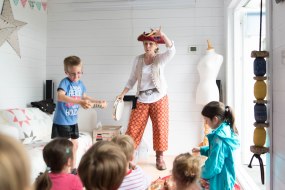 DD Storyteller Children's Entertainers Profile 1