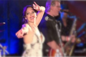 Suzy - lead singer with Dave on guitar & lead vocals