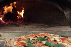 Pizza in Giro Vegetarian Catering Profile 1