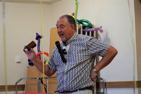 Roly's Magic Show  Children's Party Entertainers Profile 1