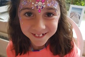 Flutterby Face Painting Balloon Modellers Profile 1