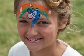 Flutterby Face Painting Balloon Modellers Profile 1