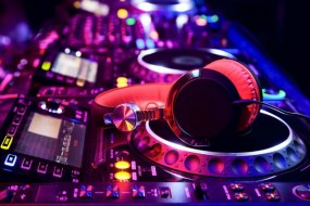 Insignia Mobile Discos Bands and DJs Profile 1