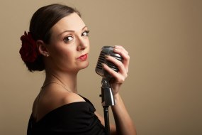 Jen Merchant (SNJ Entertainment) Singers Profile 1