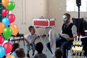 J's Kids Magic & Disco Balloon Modellers Profile 1