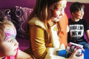 Face Painting by Joanna Kozubal Balloon Modellers Profile 1