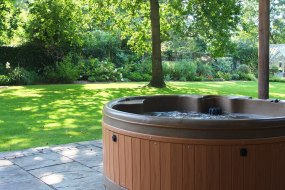 Tropical Spring Hot Tub Hire Hot Tub Hire Profile 1