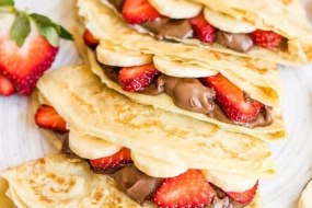 Evelyn's Bakery Crepes Vans Profile 1