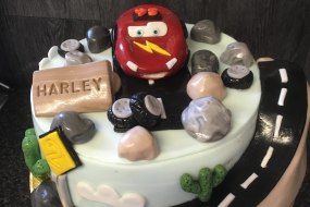 Queue the Music / Chris Bakes Cakes Cake Makers Profile 1