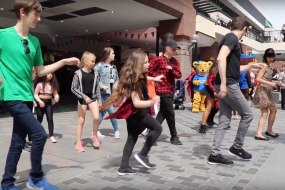Hola People Children's Entertainers Profile 1