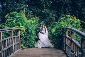 TeeReskah Photography Wedding Photographers Profile 1