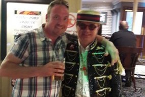 Laurie's Mobile Discos DJs Profile 1