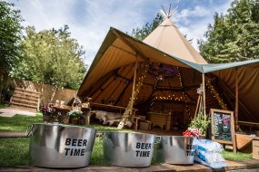 Rebecca & Paul's garden tipi wedding
