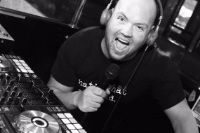 DJ Jon Lowe Bands and DJs Profile 1
