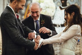 Vows That Wow Wedding Celebrant Hire Profile 1