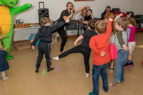 Let Me Entertain You Children's Entertainers Profile 1