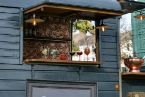 Dog and Duck Mobile Bar Horsebox Bar Hire Profile 1