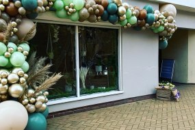 Balloon arch instillation