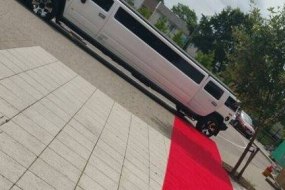 15 seat white hummer H2