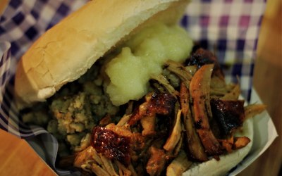 Pulled pork, stuffing and apple sauce