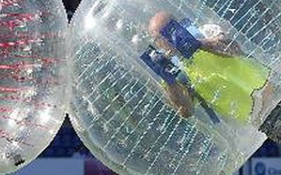Crazy Ballz - Bubble Football