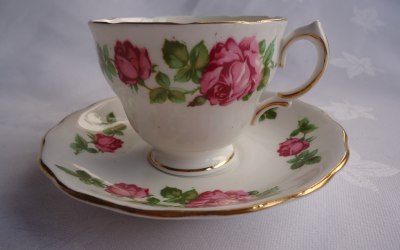 One of over 300 pretty vintage tea cups