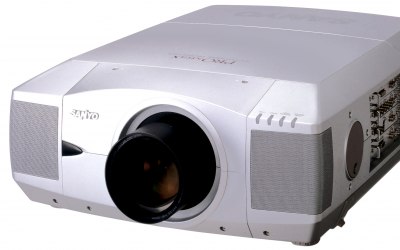 large outdoor movie projector 