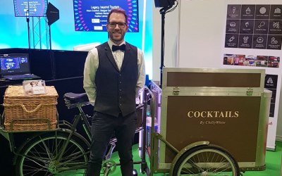 Cocktail tricycle service 