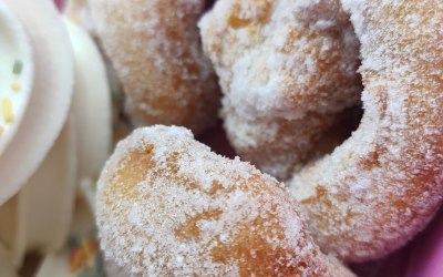 Pink Desserts - Mini Doughnuts