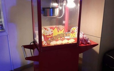 Popcorn and candy floss machine 