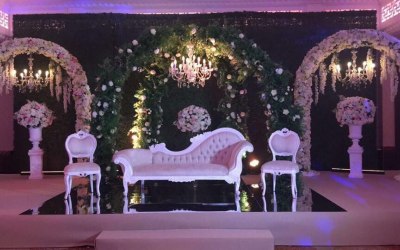 Luxuru floral stage design