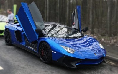 Lamborghini Aventador Roadster SV (blue)