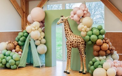 Safari themed balloon backdrop 
