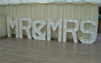 hire giant mr & mrs letters