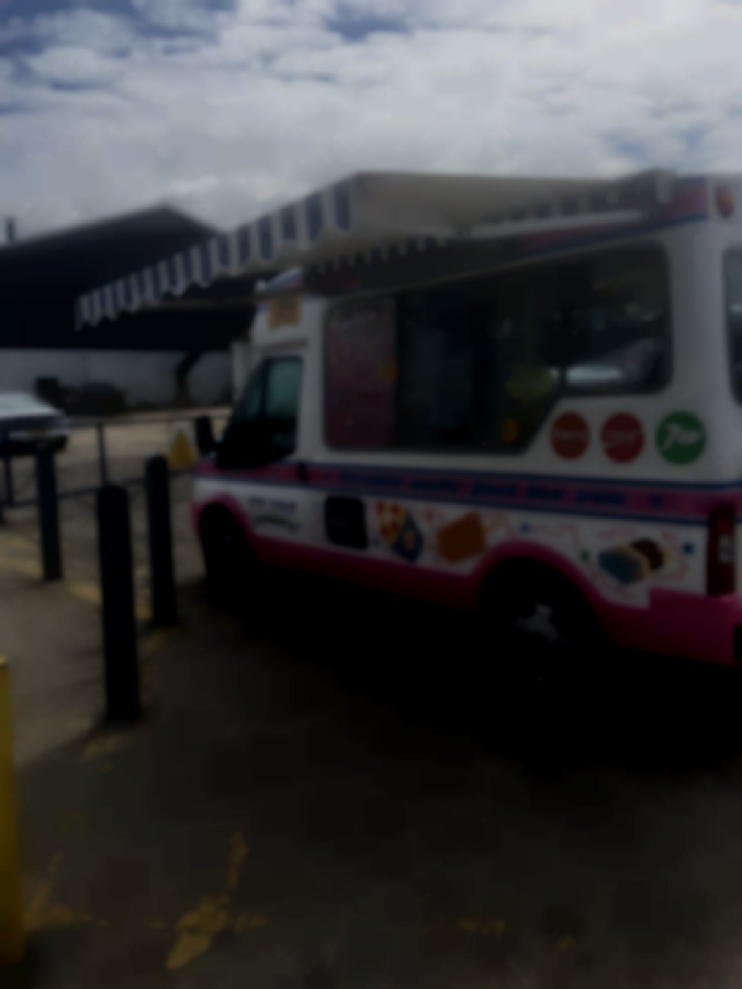MR Whippy ice cream hire weddings, parties corporate events fete's
