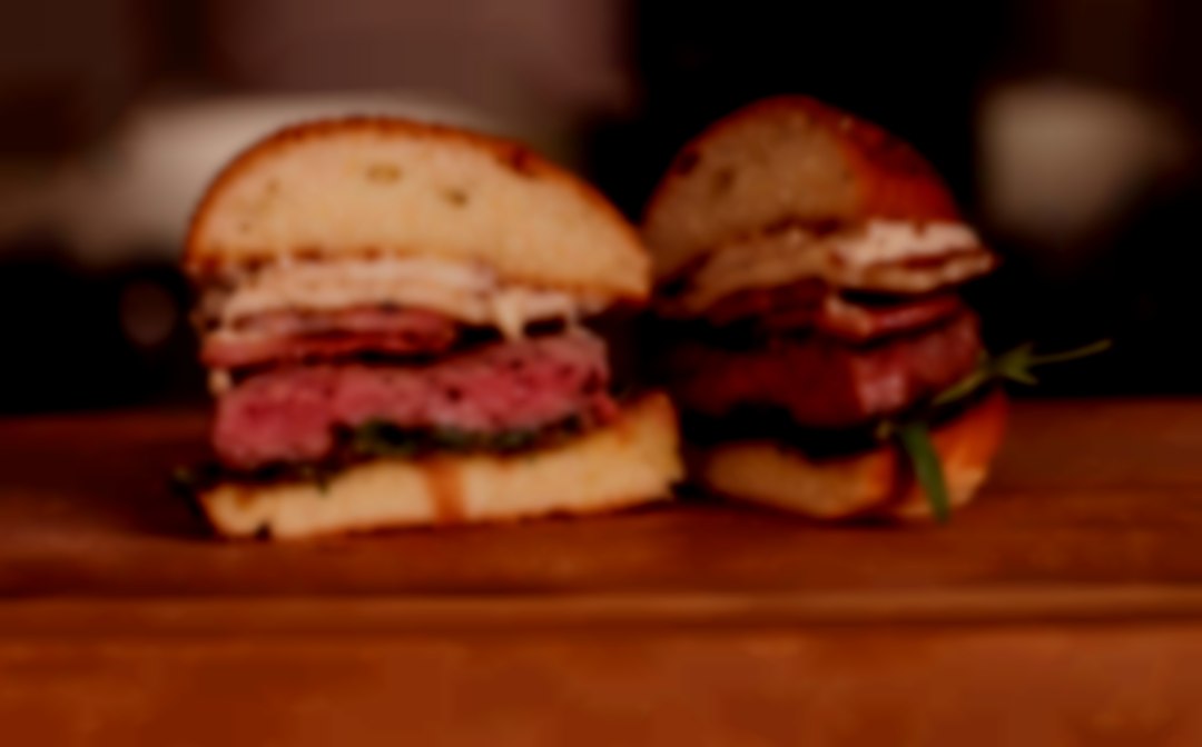 PROPER JUICY BURGERS Rad Beef with all the twimmings :)